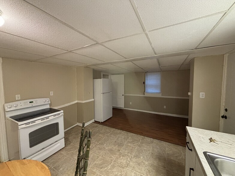 Primary Photo - 318 N 41st St