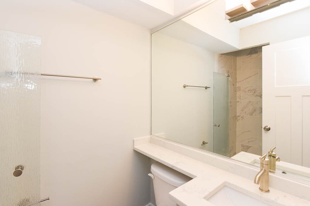 Building Photo - 450 W Barry