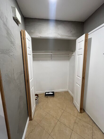 Building Photo - 4860 Rolando Ct