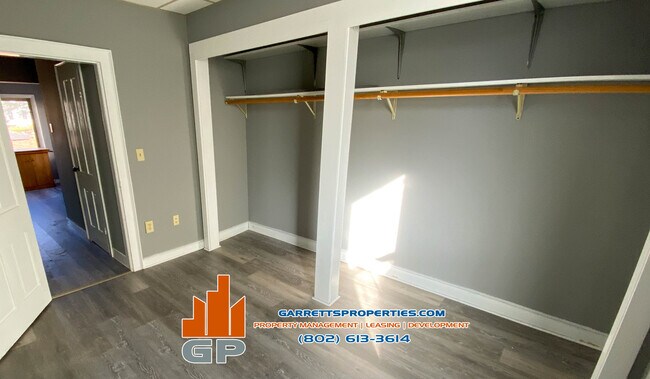 Building Photo - 144 Main St