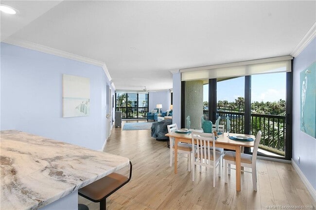 Building Photo - 9550 S Ocean Dr