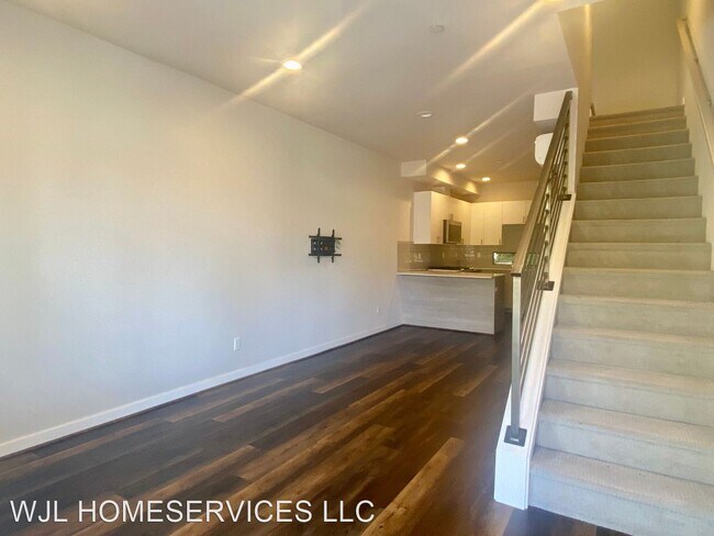 Building Photo - 2 br, 1.5 bath House - 521 NW 70th St