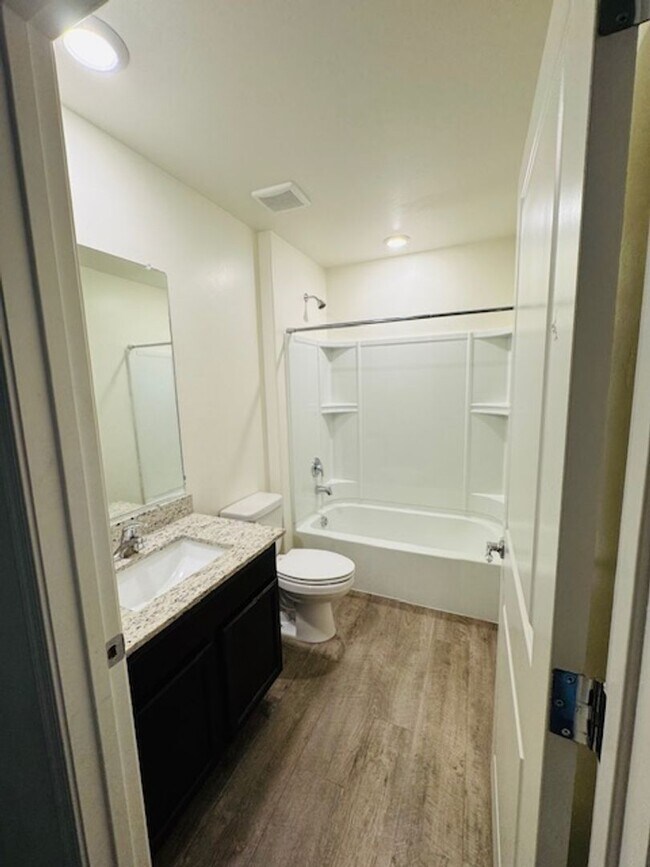 Building Photo - FALL MOVE IN SPECIAL!! Northwest/ Marana- ...