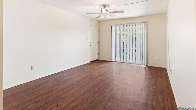 Building Photo - 2100 College Dr