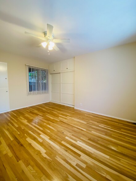 Building Photo - 283 S El Molino Ave