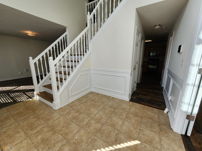 Building Photo - 7130 Cavender Dr SW