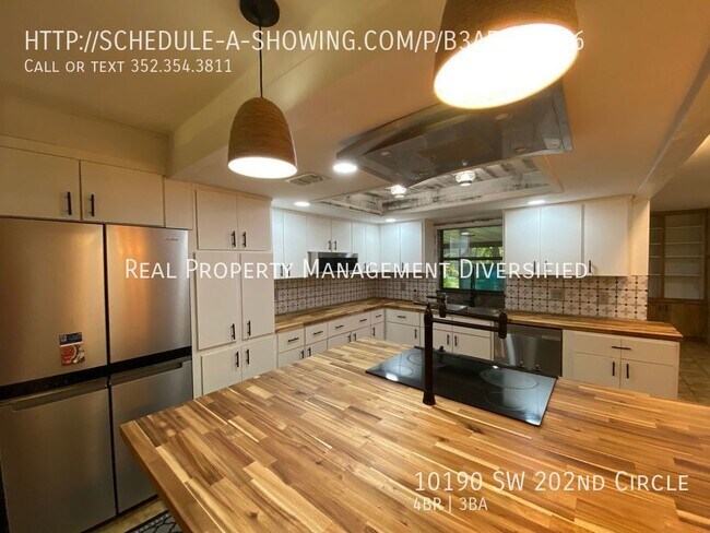 Building Photo - Rainbow Springs  Woodlands - 4/3/2 - Plus ...