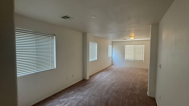 Building Photo - Welcome Home 3 or 4 BDRM SW Las Vegas