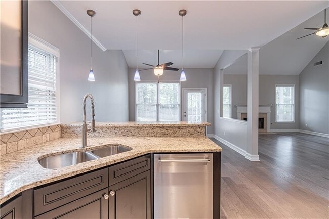 Building Photo - 205 Vickery Way