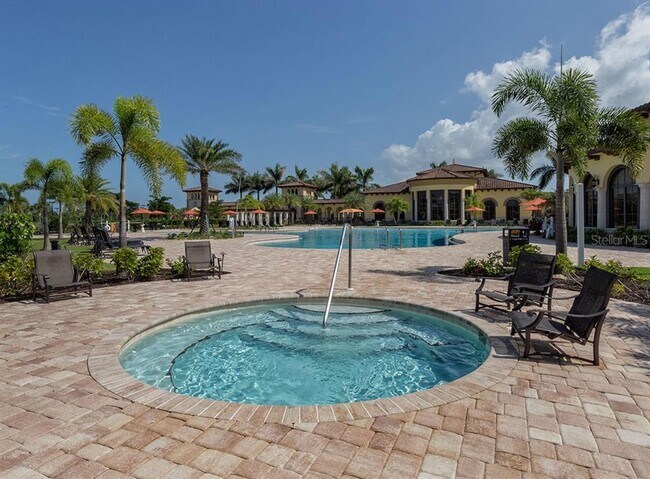 Building Photo - 10792 Tarflower Dr