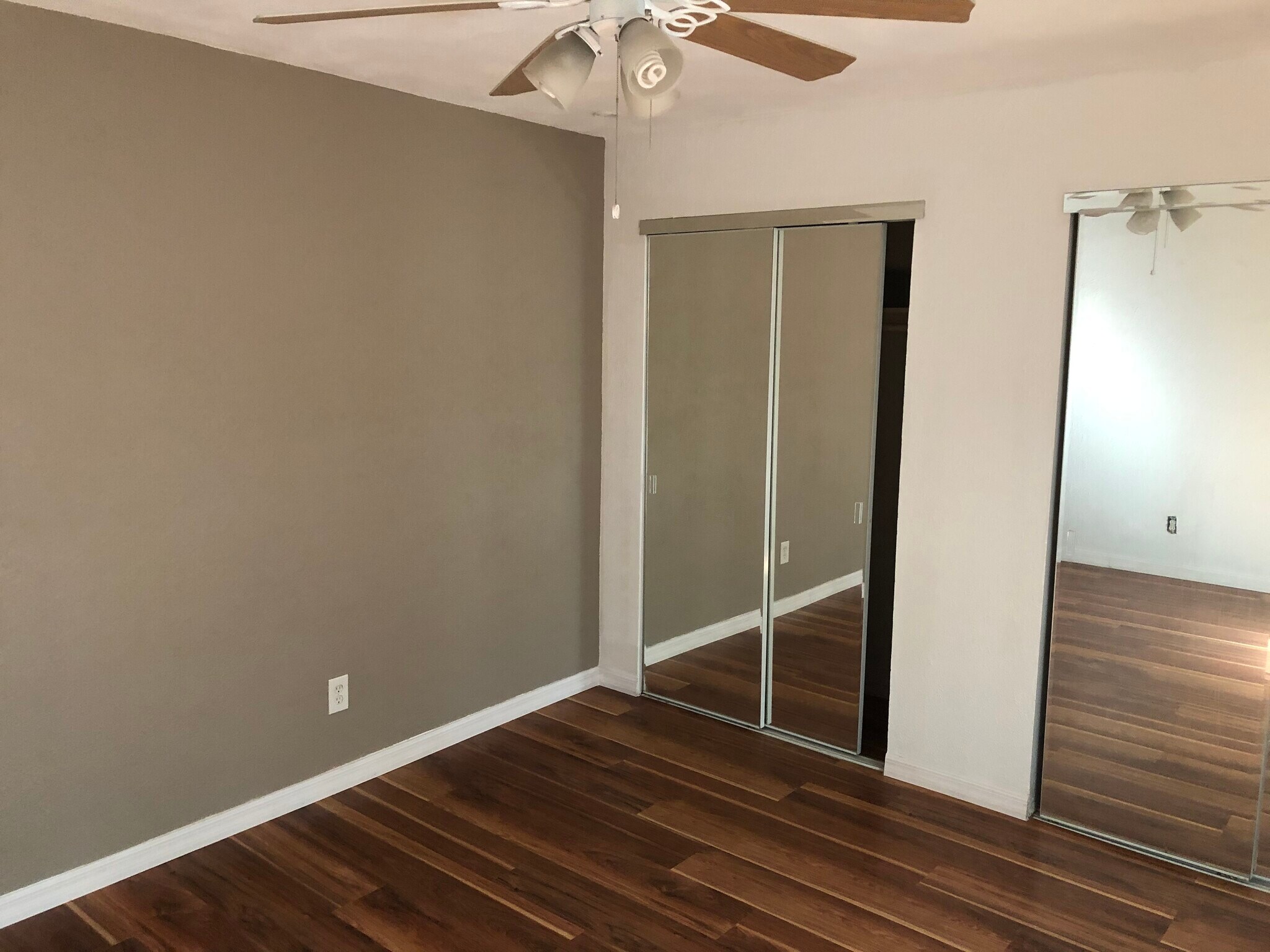 Building Photo - 2808 W Azeele St