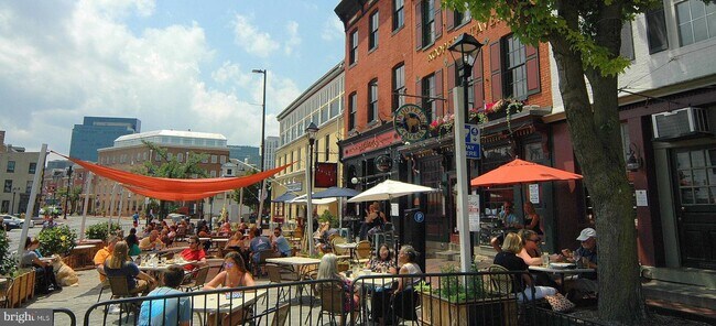 Building Photo - 706 S Bond St