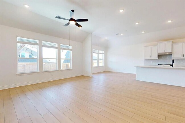 Building Photo - 1208 White Daisy Ln