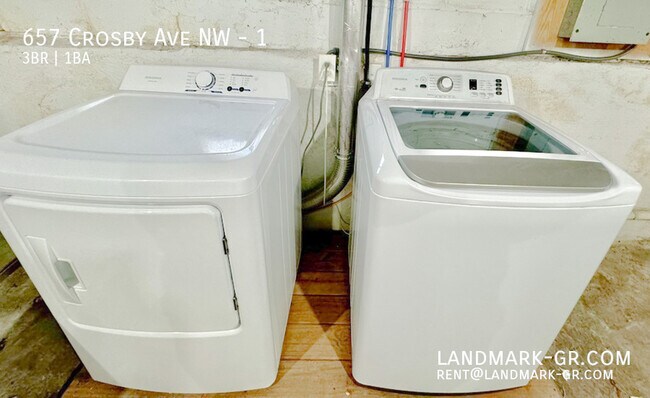 Building Photo - 657 Crosby St NW