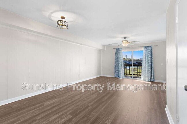 Building Photo - 735 W Ocean View Ave