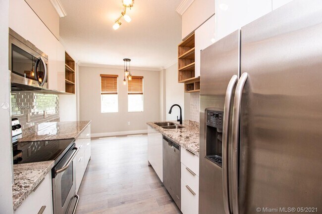 Building Photo - 9021 SW 94th St