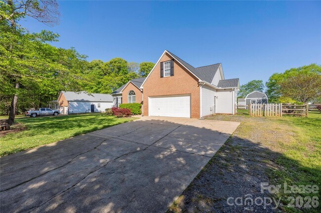 Building Photo - 150 State Park Rd