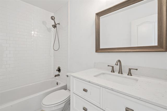 Building Photo - 830 Trail Dr