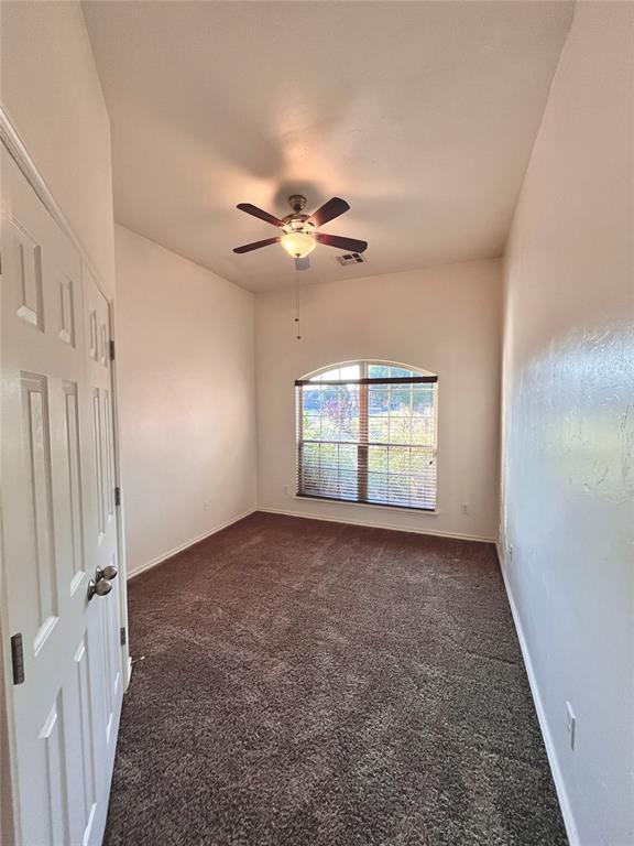 Building Photo - 2821 Edgemere Dr