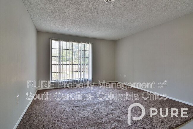 Building Photo - 2915 Chatsworth Rd