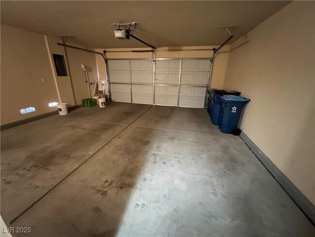 Building Photo - 5445 Progresso St