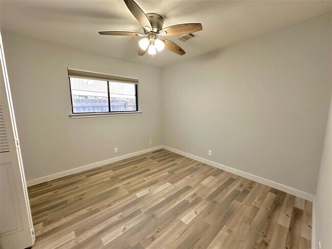 Building Photo - 11740 D-K Ranch Rd