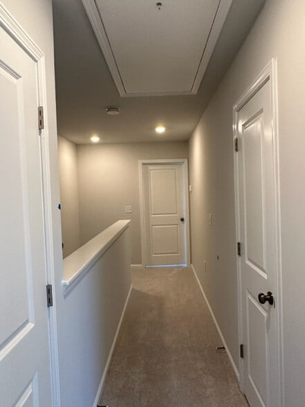 Building Photo - Room in Townhome on Kipp Ln