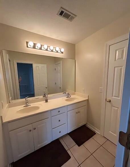 Upstairs Bathroom - 529 Wooten Cv