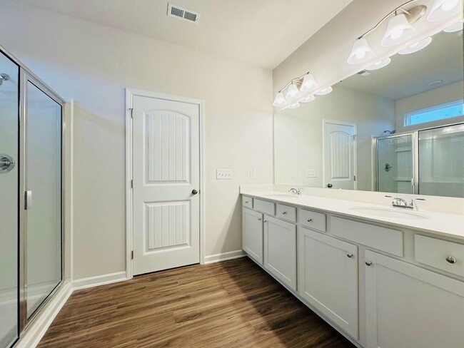 Building Photo - 4 Bedroom Single Family Detached for Rent