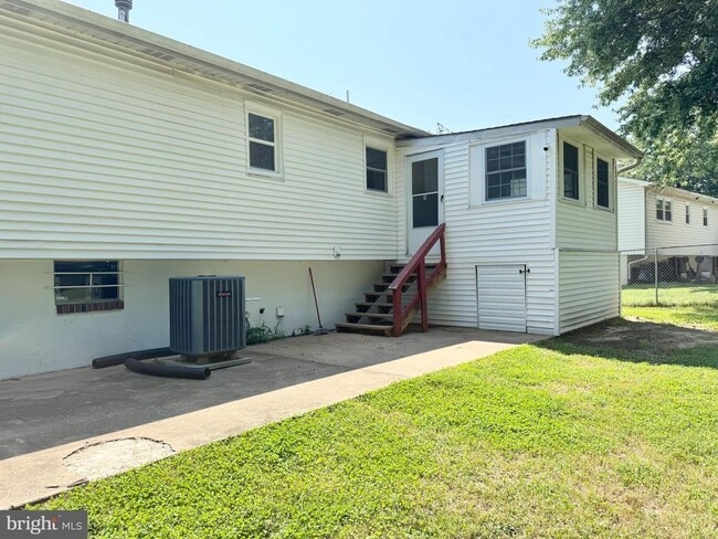 Building Photo - 4507 Dale Blvd