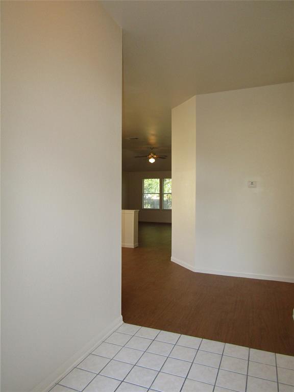 Building Photo - 122 Little Lake Rd