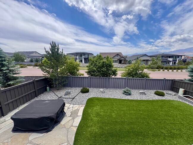 Building Photo - LUXURY 4 Bedroom home in NORTHGATE with Mountain Views