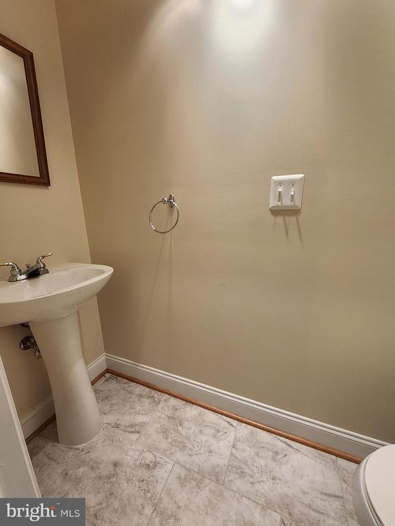 Building Photo - 15886 Mackenzie Manor Dr