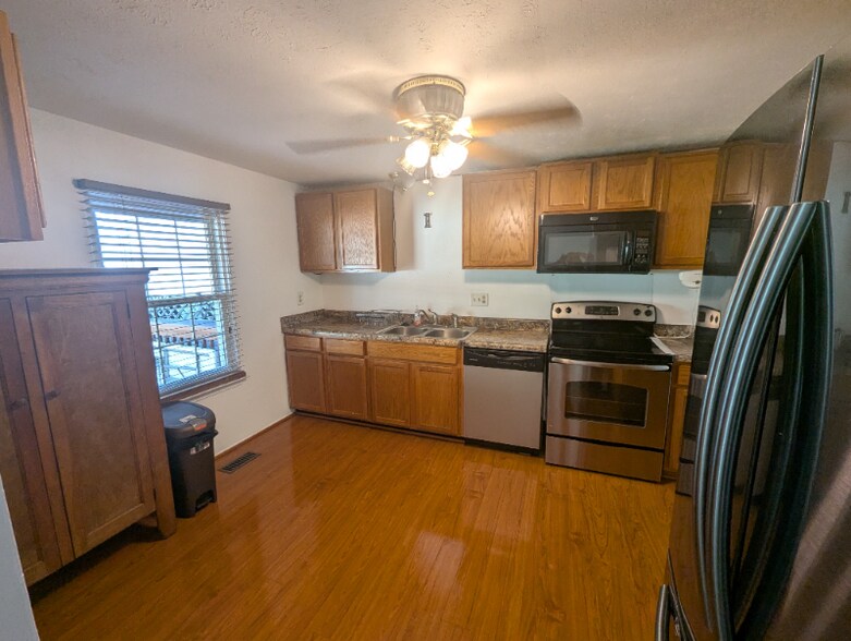 Building Photo - 1513 Wampanoag Dr