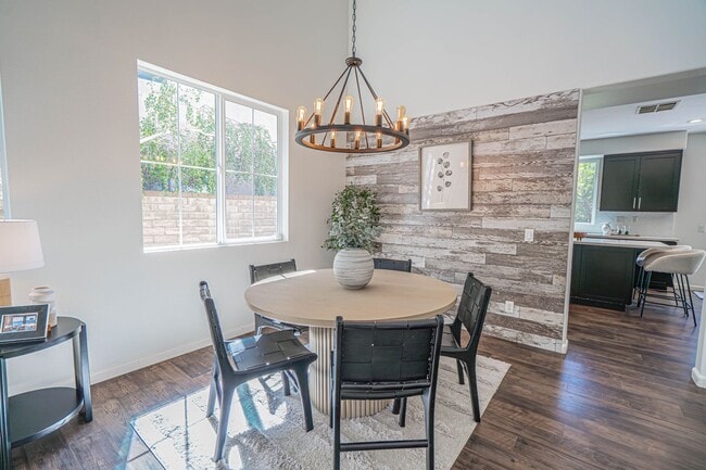 Building Photo - Stunning 5-Bedroom Home with Solar Panels ...