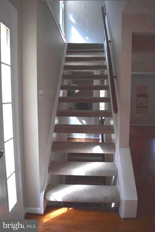 Building Photo - 1549 Autumn Ridge Cir