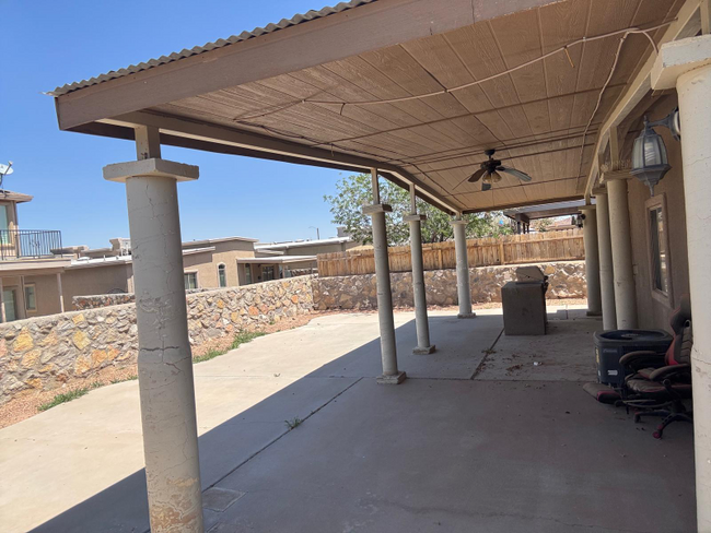 Building Photo - 14263 Hacienda Rock Dr