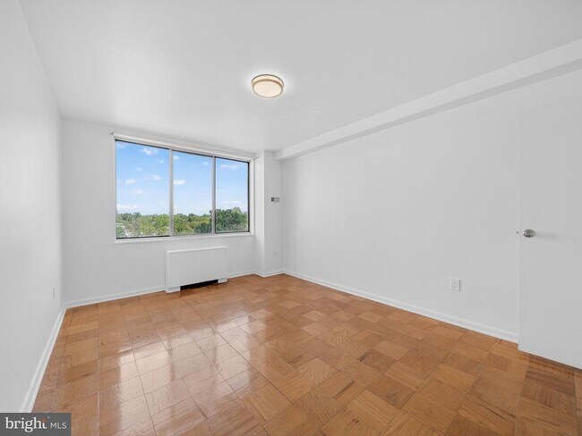 Building Photo - 6621 Wakefield Dr