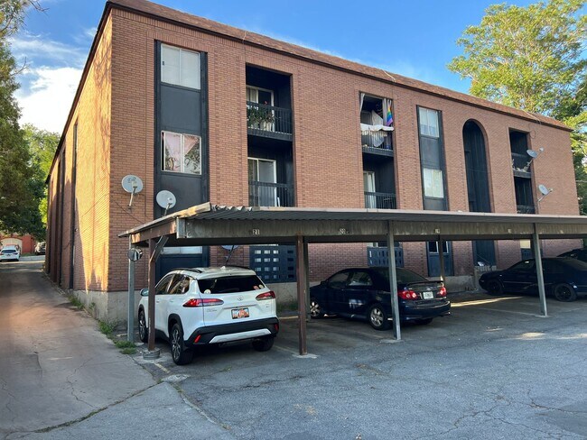 Building Photo - 68 E 200 S