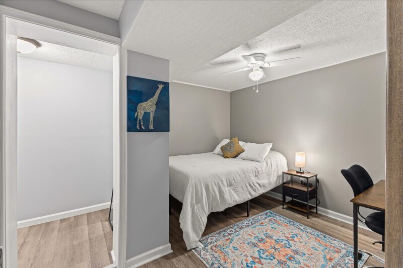 Building Photo - 350 Hill Park Dr