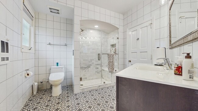 Building Photo - 570 Hathaway Cir