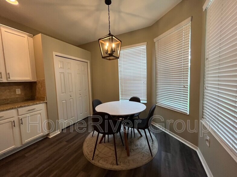 Building Photo - 12728 Avelar Creek Dr