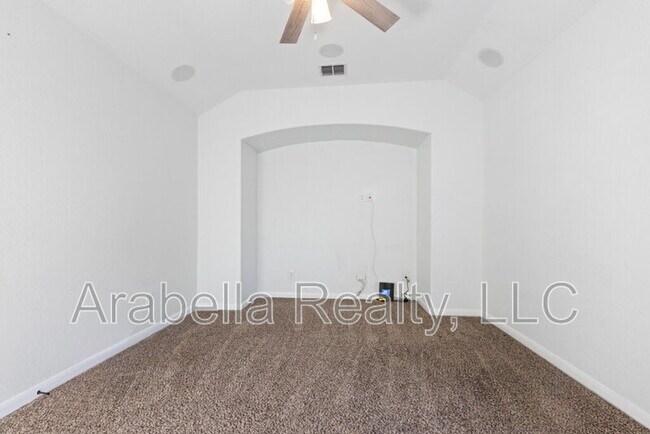 Building Photo - 208 Dove Run