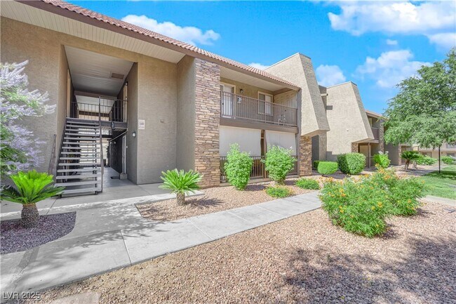Building Photo - 5242 River Glen Dr