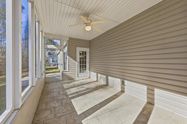 Building Photo - 292 Oak Crest Cir