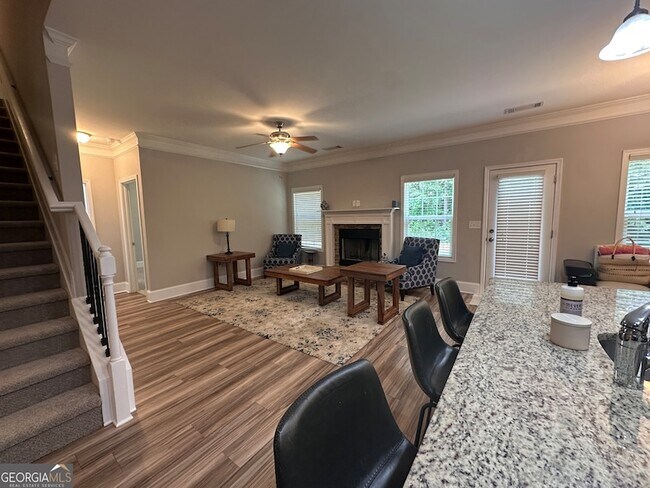 Building Photo - 273 The Blvd