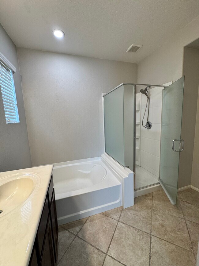 Building Photo - 17011 Calle Trevino