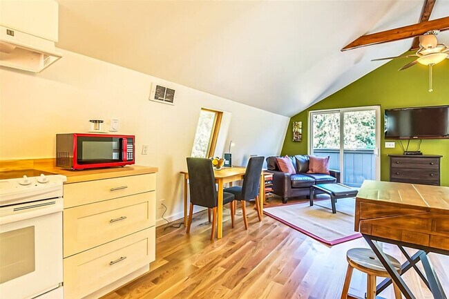 Building Photo - 32 Michaels Rd