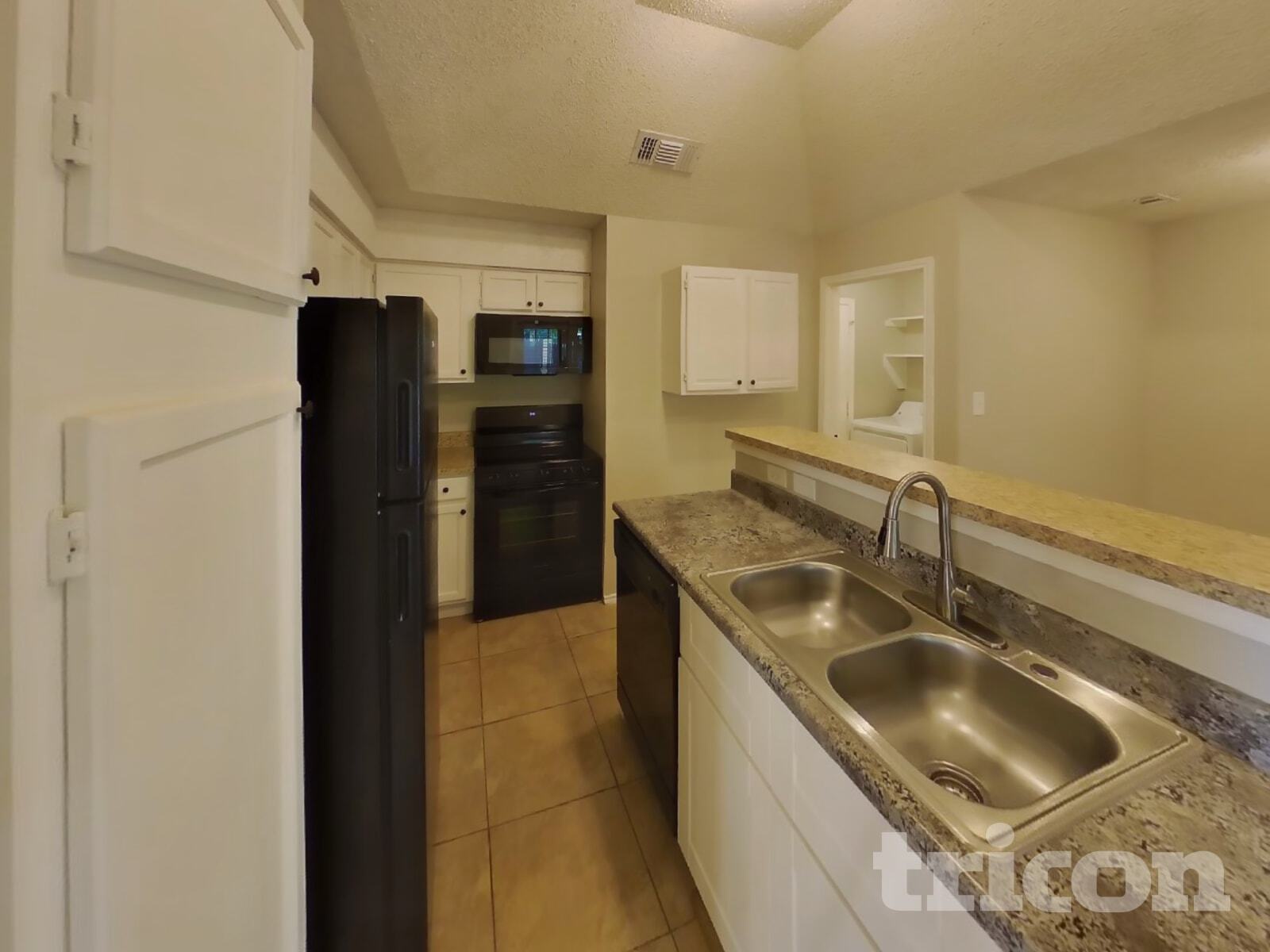 Building Photo - 6621 Brookhaven Trail