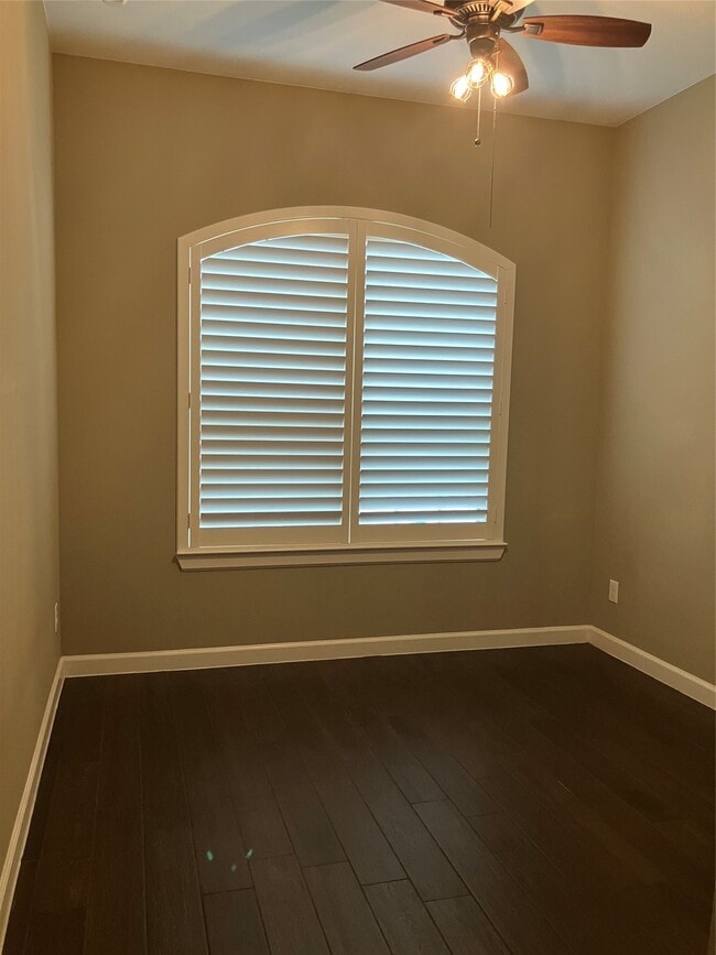 Building Photo - 131 Castlegate Ln